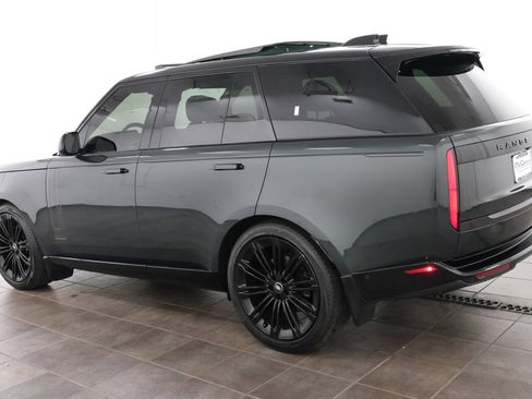 Used 2024 Land Rover Range Rover SE AWD/4WD image 4