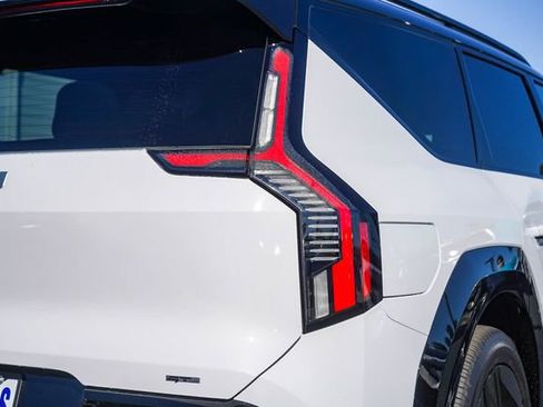 New 2026 Kia EV9 GT-Line image 9