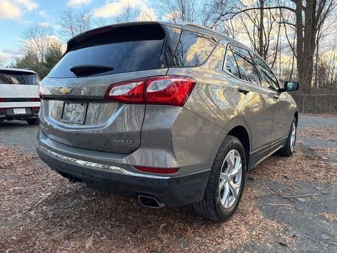 Used 2018 Chevrolet Equinox LT image 3