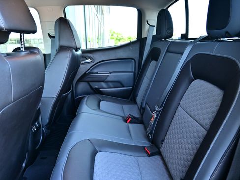 Used 2019 Chevrolet Colorado Z71 AWD/4WD image 16
