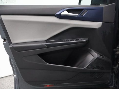 Used 2022 Volkswagen Taos SE image 12