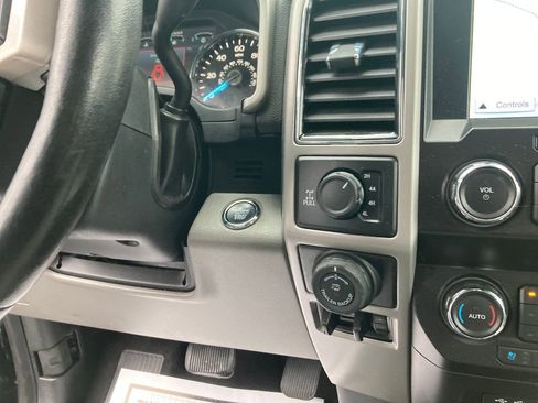 Used 2019 Ford F150 Lariat w/ Trailer Tow Package AWD/4WD image 21