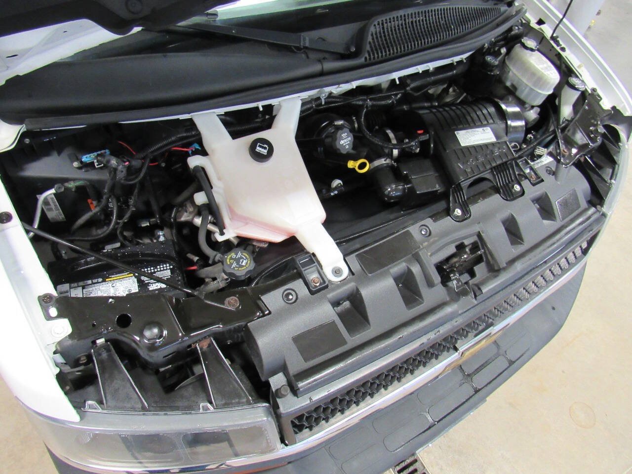 Used 2020 Chevrolet Express 3500 w/ Power Convenience Package RWD image 37