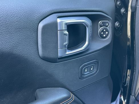 Used 2021 Jeep Gladiator Mojave AWD/4WD image 29