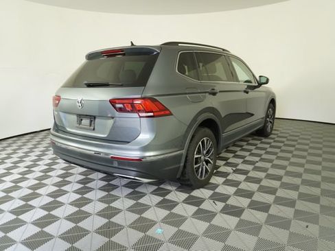 Used 2020 Volkswagen Tiguan SE w/ Panoramic Sunroof Package FWD image 7