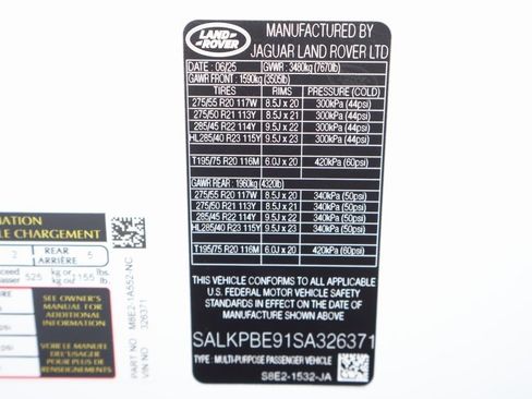 New 2025 Land Rover Range Rover Long Wheelbase SE image 28