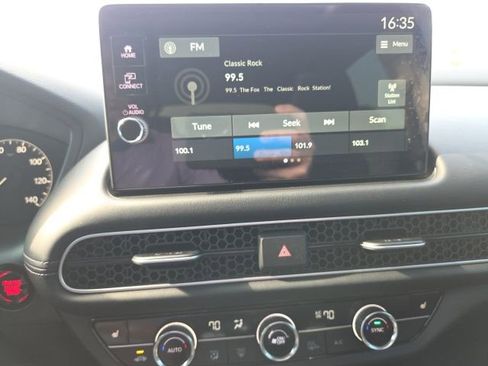 Used 2026 Honda HR-V EX-L image 10