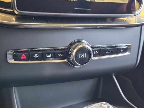 New 2026 Volvo XC90 B6 Ultra image 21