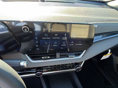 New 2027 Chevrolet Equinox LT w/ Convenience Package II