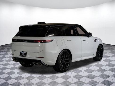 New 2026 Land Rover Range Rover Sport Dynamic SE AWD/4WD image 5