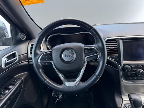 Used 2018 Jeep Grand Cherokee Limited AWD/4WD image 17