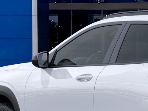 New 2026 Chevrolet Trax LT w/ Driver Confidence Package FWD image 12