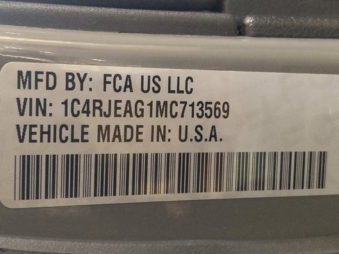 Used 2021 Jeep Grand Cherokee Laredo X RWD image 33