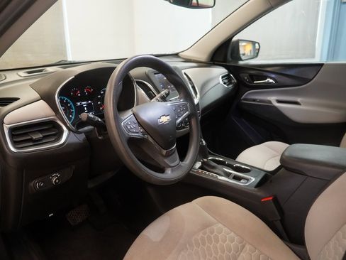 Used 2020 Chevrolet Equinox LS image 6
