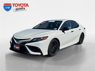 Certified 2022 Toyota Camry SE image 1