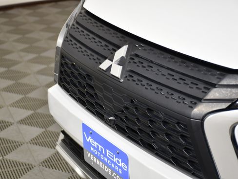 Used 2024 Mitsubishi Eclipse Cross SE AWD/4WD image 11