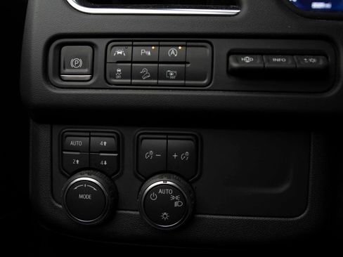 Used 2024 Chevrolet Tahoe Premier image 11