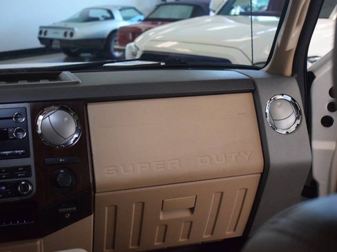Used 2011 Ford F250 Lariat w/ Lariat Interior Pkg RWD image 44