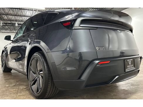 Used 2026 Tesla Model Y Long Range RWD image 18