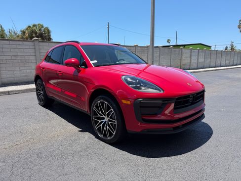 New 2026 Porsche Macan AWD/4WD image 8