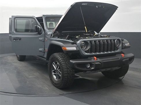 Used 2025 Jeep Gladiator Mojave w/ Convenience Group image 36