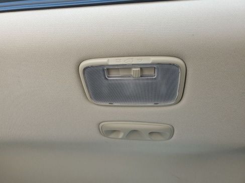 Used 2024 Kia Carnival EX FWD image 71