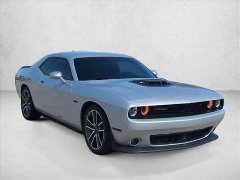 Used 2023 Dodge Challenger R/T w/ Plus Package image 3