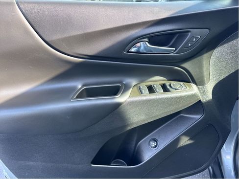 Used 2024 Chevrolet Equinox LT image 11