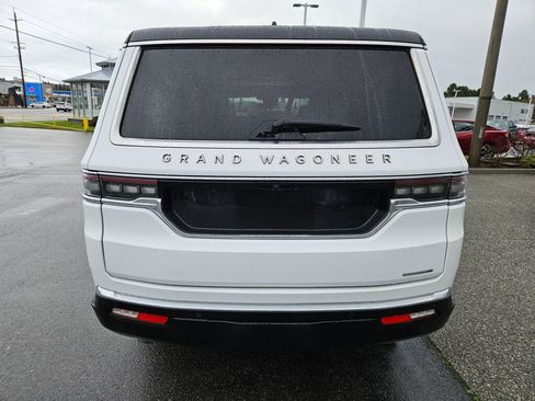 Used 2024 Jeep Grand Wagoneer L Series III image 4