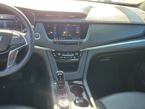 Used 2025 Cadillac XT5 Premium Luxury image 24