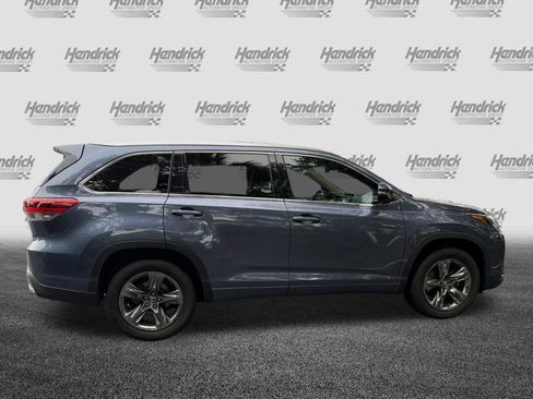 Used 2017 Toyota Highlander Limited Platinum FWD image 10