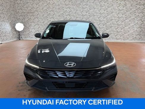Certified 2025 Hyundai Elantra SEL FWD image 2