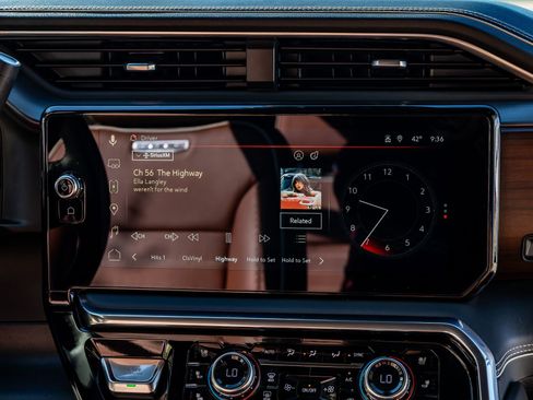 Used 2026 GMC Sierra 3500 Denali Ultimate image 24