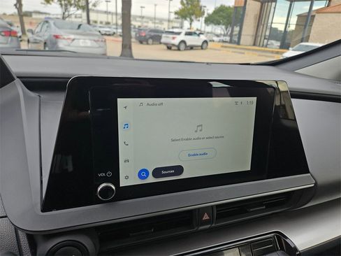 Used 2025 Toyota Prius LE image 21