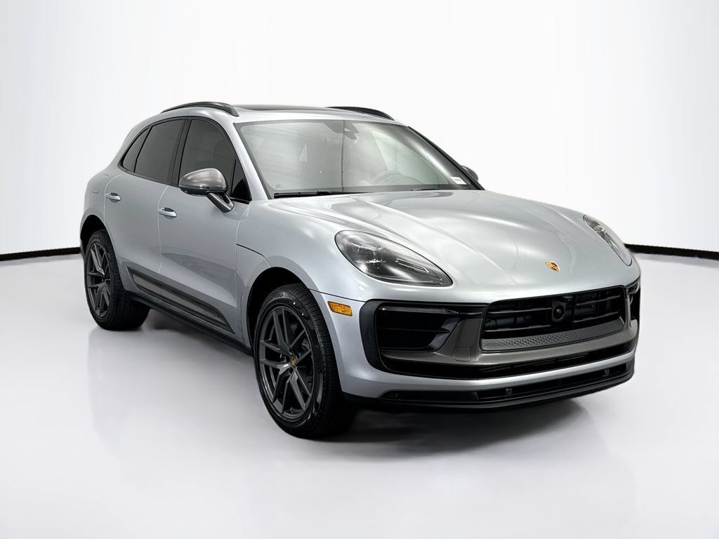 Used 2026 Porsche Macan AWD/4WD image 9