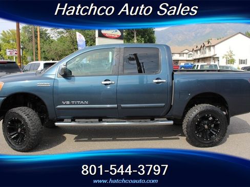 Used 2014 Nissan Titan SV w/ SV Value Truck Package AWD/4WD image 2