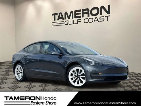 Used 2023 Tesla Model 3 Standard Range image 1
