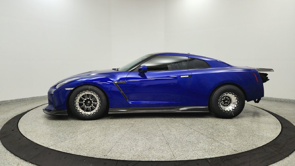 Used 2014 Nissan GT-R Black Edition AWD/4WD image 2