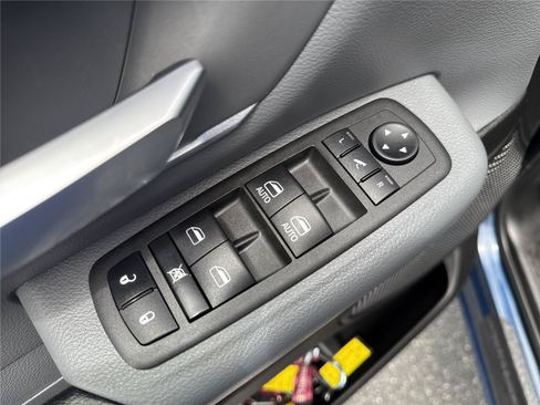 Used 2022 RAM 1500 Big Horn AWD/4WD image 19