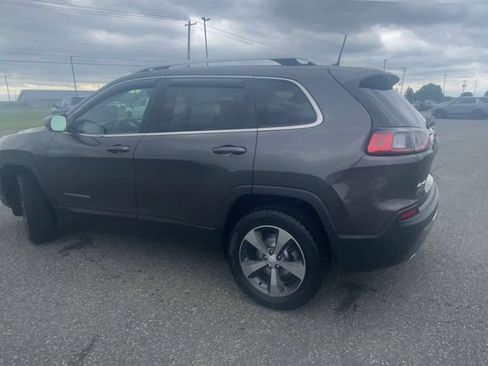 Used 2019 Jeep Cherokee Limited AWD/4WD image 6