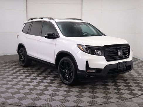 Used 2024 Honda Passport Black Edition image 3
