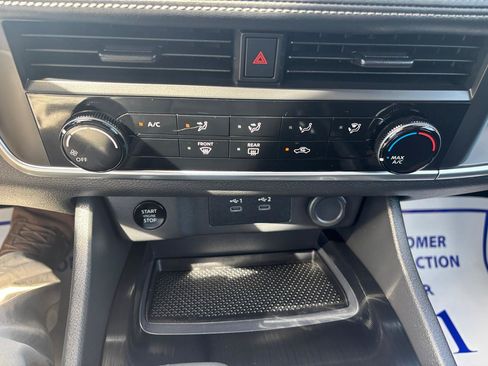 Used 2024 Nissan Rogue S AWD/4WD image 20