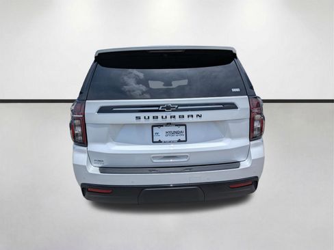 Used 2024 Chevrolet Suburban Z71 w/ Luxury Package AWD/4WD image 4