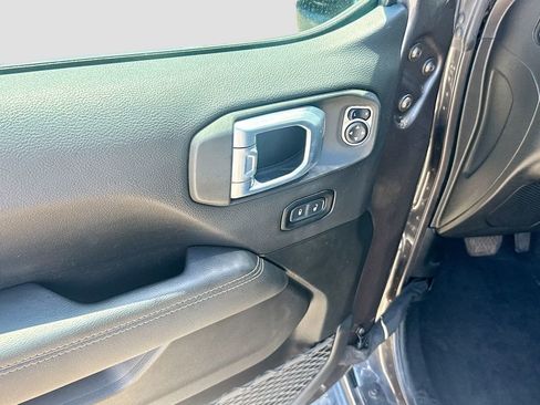 Used 2021 Jeep Wrangler Unlimited Sahara AWD/4WD image 35