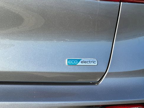 Used 2022 Kia Niro EX image 34