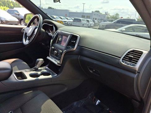 Certified 2021 Jeep Grand Cherokee Laredo AWD/4WD image 11