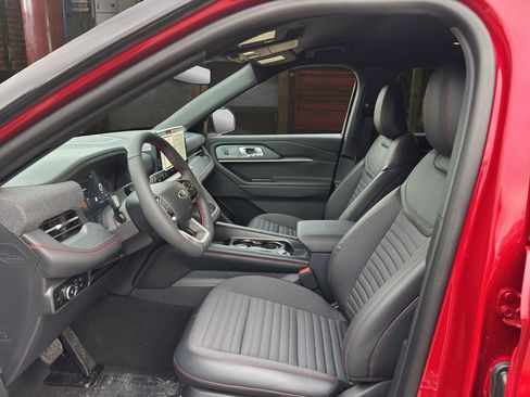 New 2026 Ford Explorer ST-Line w/ ST-Line Street Pack image 19