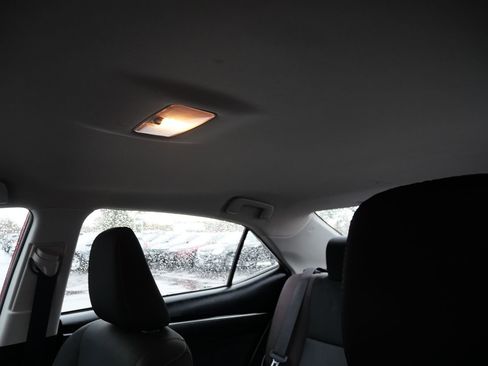 Used 2018 Toyota Corolla LE w/ Carpet Mat Package (TMS) image 10