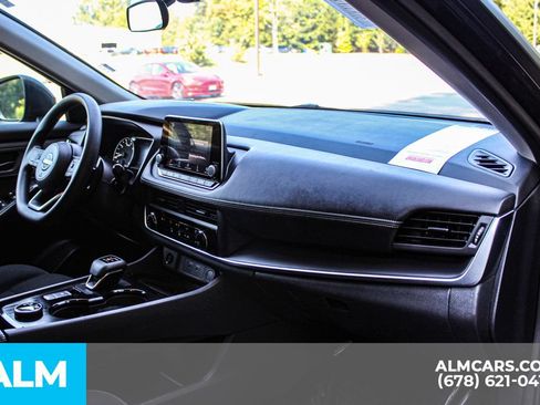 Used 2024 Nissan Rogue S AWD/4WD image 22