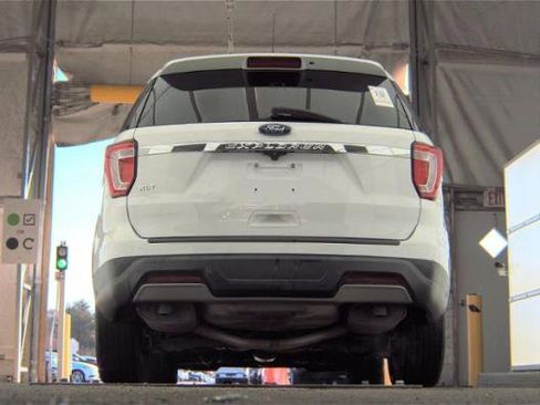 Used 2019 Ford Explorer XLT w/ Equipment Group 202A image 5